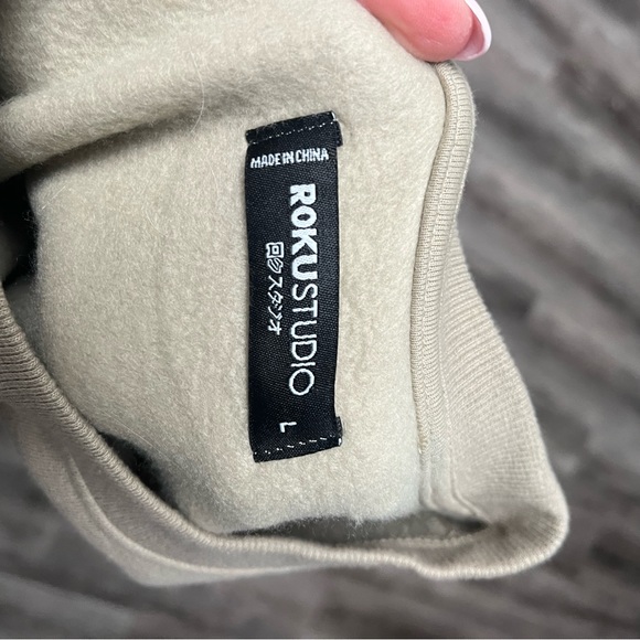 Rare Roku Studio sweatshirt - Picture 4 of 4